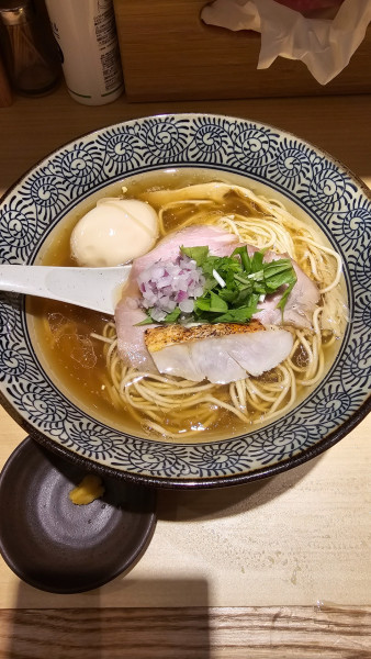 「味玉淡麗金目鯛中華そば　1000円」@地鶏と蟹 中華そば 冠の写真