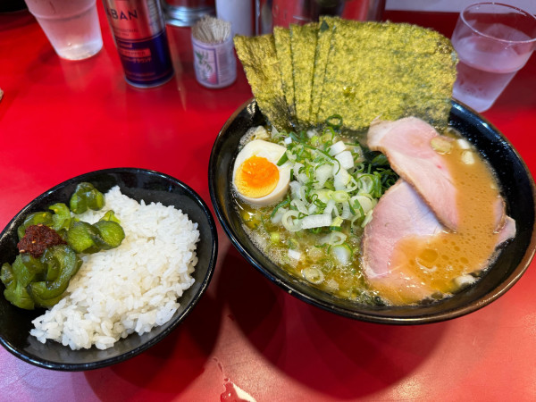 「特性ラーメン」@らーめん 谷瀬家 新橋店の写真