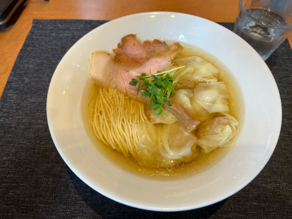 「塩煮干しわんたん中華そば（1000円）」@柴崎亭の写真