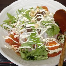 冷菜とまとらーめん(¥1,000)