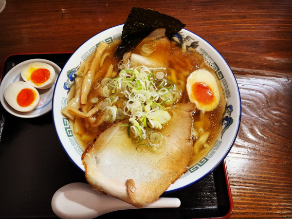 「天然カマス煮干醤油＋味玉」@幸めんの写真