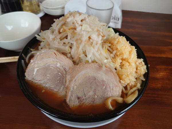 「野郎(並)野菜増しニンニク増し」@ラーメン居酒屋 おしどりの写真