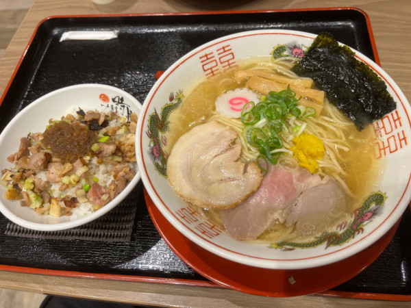 「ゆず塩らぁめん　ローストポーク丼」@時雨製麺所の写真