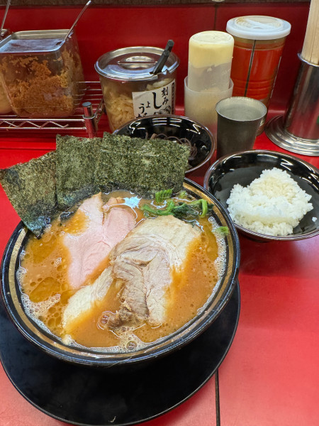 「チャーシュー麺3枚+バラチャーシュー2枚」@柏 王道家の写真