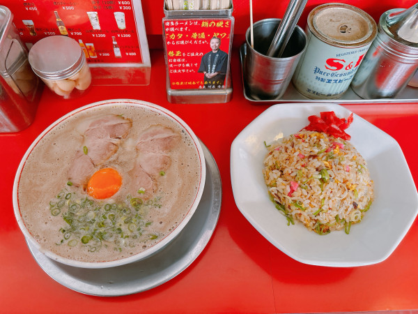 「月見ラーメン＋チャーハンセット」@博多だるま 総本店の写真
