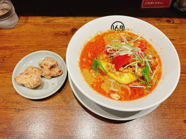 「パイン⭐︎パイン担々麺＋本日の揚げ物」@担々麺 一路發 姪浜駅店の写真