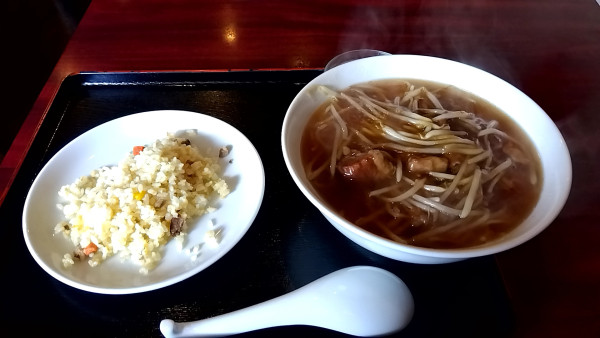 「半チャーハン」@餃子酒場の写真