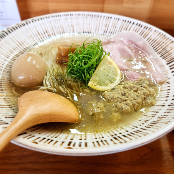 「牡蠣そば(並) 味玉」@中華そば 華塩の写真