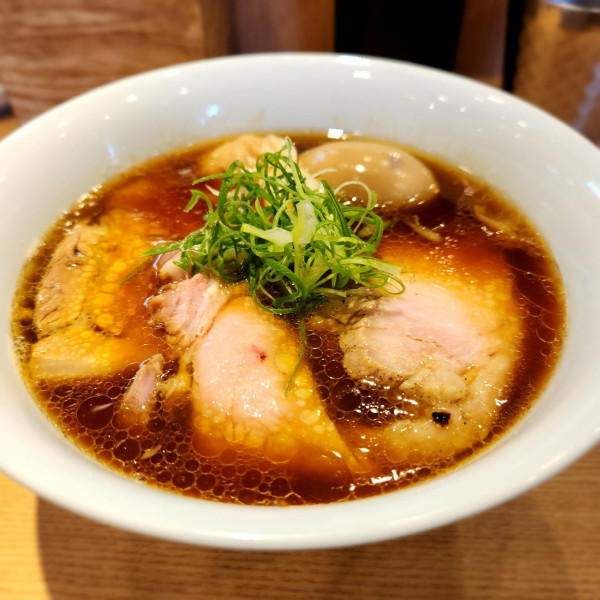「特製醤油らぁ麺」@中村麺三郎商店の写真