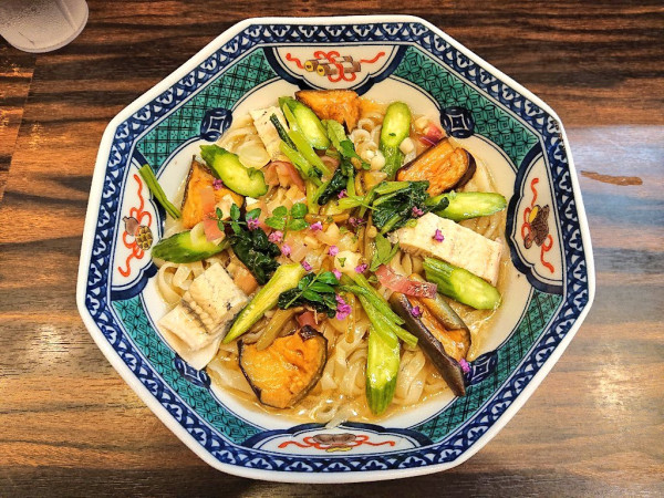 「うなぎと薬味の冷やしそば」@稲荷屋の写真