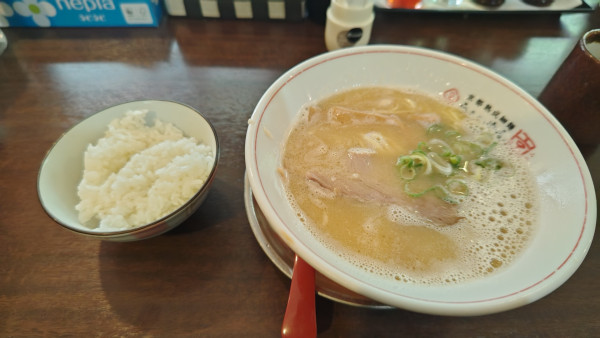 「元祖らぁ〜めん﹢ご飯」@らぁ～めん 京 山陽姫路駅店の写真