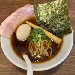 醤油ラーメン（手もみ）　味付煮玉子