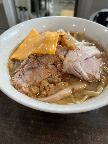 「ラーメン（150gチーズ）」@夢を語れ 千葉の写真