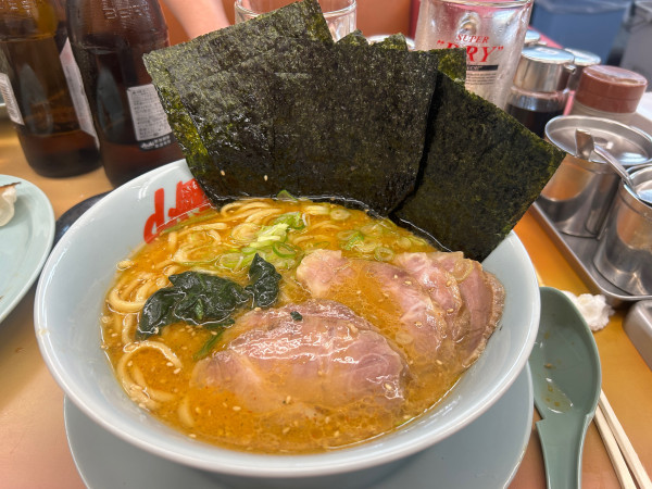 「特製味噌チャーシュー　のり　カタコイ」@ラーメン山岡家 岩瀬店の写真