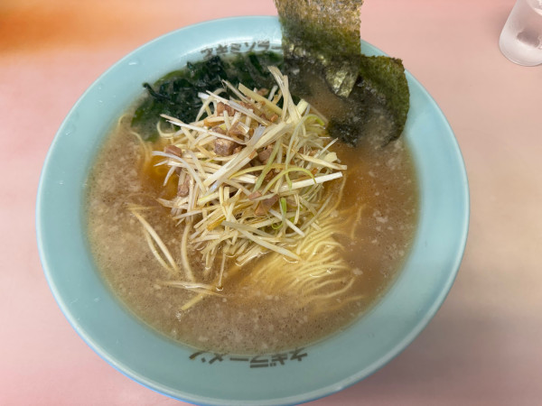 「ネギラーメン中」@ラーメンショップ椿 新奥多摩街道店の写真