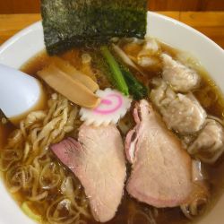 ワンタン中華900円