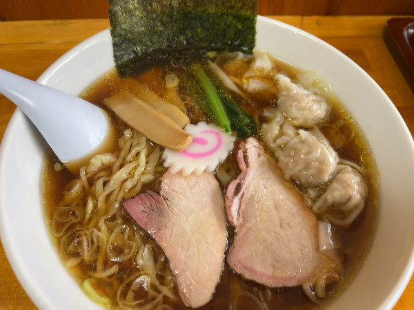 「ワンタン中華900円」@手もみ中華そば とりちゅうの写真