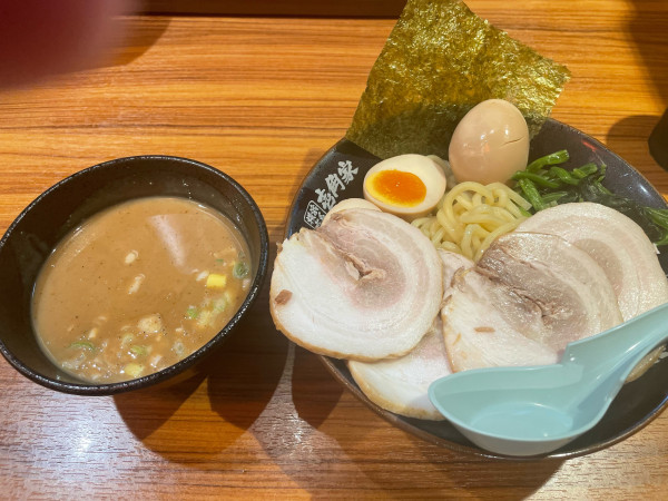 「つけ麺（大）＋チャーシュー・玉子トッピング」@横浜家系ラーメン 壱角家 秋葉原東口店の写真