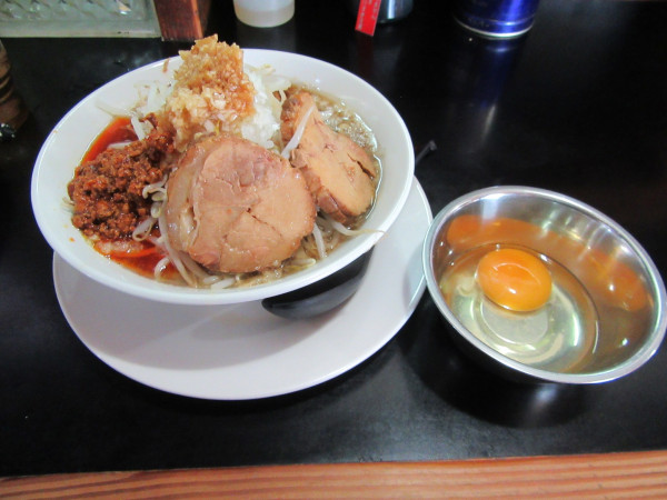 「風神ラーメン（８５０円）＋辛肉マーボー１００円＋生卵７０円」@一麺惚 守護神の写真