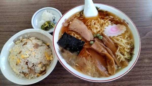「半チャーハン＋ラーメン_1100円」@多万里食堂の写真