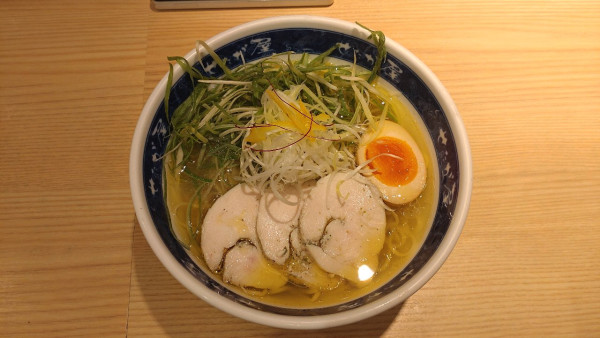 「鶏塩らーめん」@せたが屋 羽田国際空港店の写真