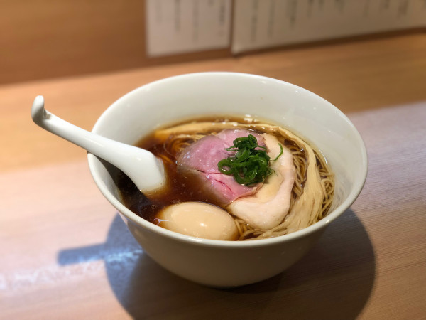「特製醤油らぁ麺」@らぁ麺 はやし田 新宿本店の写真