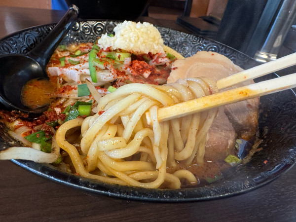 「蠍味玉ラーメン中盛1030円」@Japanese soba Noodles 蠍の写真