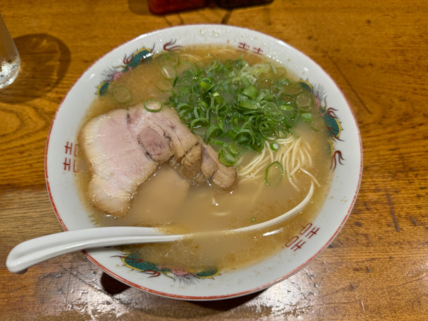 「本日の限定 豚骨ラーメン 900円」@渡なべの写真