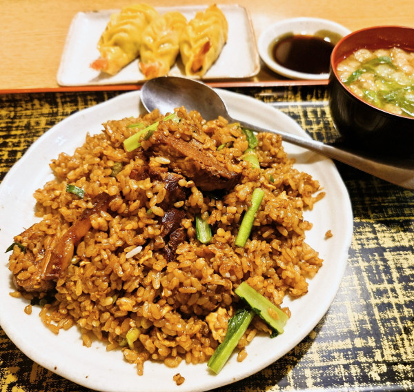 「角煮炒飯＋鳳凰大海老焼餃子(３個)」@麺屋 覇道軒の写真
