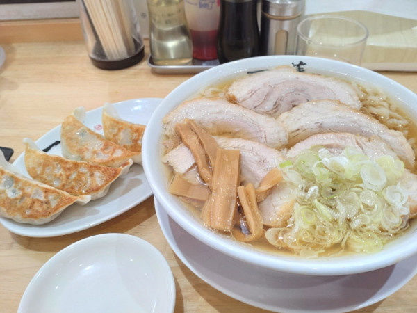 「チャーシュー麺＋焼き餃子」@佐野らーめん 一蓮の写真