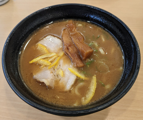 「中華蕎麦とみ田監修 豚骨魚介らぁめん」@かっぱ寿司 川口柳崎店の写真
