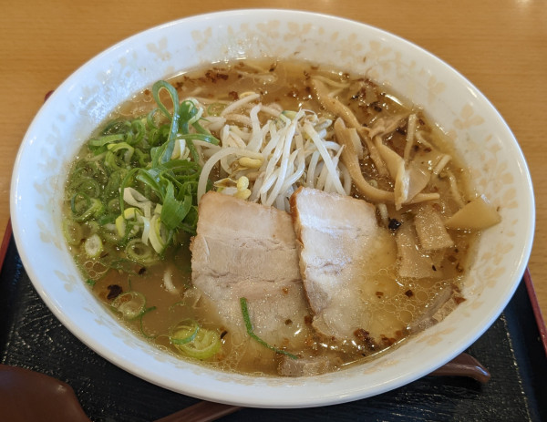 「豚骨ラーメン」@エアポート山形屋 ファミリーレストランの写真