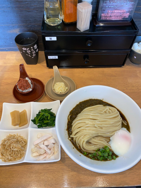 「アカモクの冷製まぜそば大盛刻みニンニク¥1,370円(限定)」@麺処 湯咲の写真