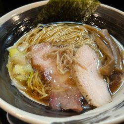 淡麗鶏「醤油」　930円
