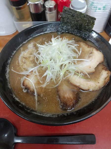 「煮干しだし中華そば(極細麺)トッピング：チャーシュー」@中華そば くりの木 伊奈店の写真