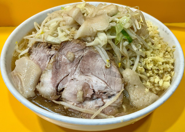 「Hotシークヮーサー 麺増し700g しょうが×2」@ラーメン二郎 八王子野猿街道店2の写真