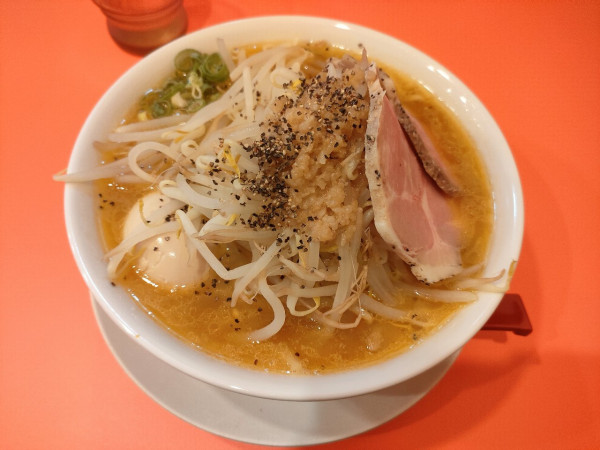 「豚ソバ　濃厚version 並盛」@らーめんえびす 一宮店の写真