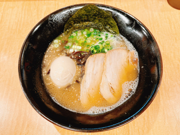 「ラーメン+味玉」@博多らーめん 一真の写真