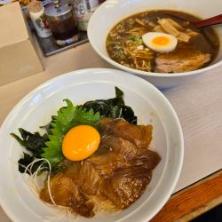 本日のランチ🅰️店長の釣ったヒラメづけ丼