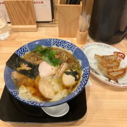 特製トリコそば　海老、鶏ワンタン