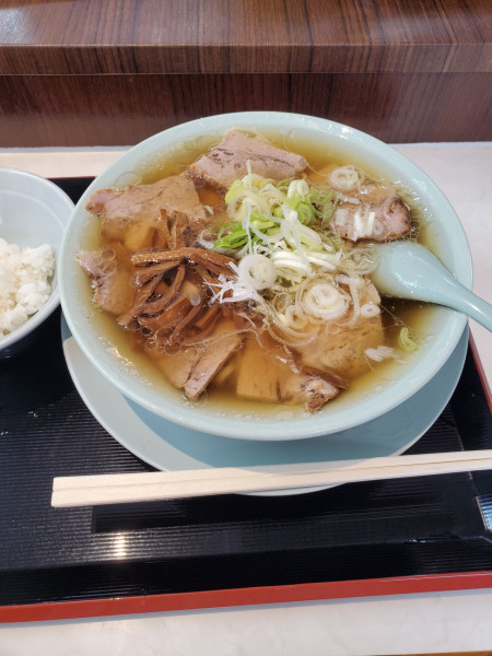 「中華そば  めし小（サービス）」@新橋ニューともちんラーメン 川崎駅前店の写真