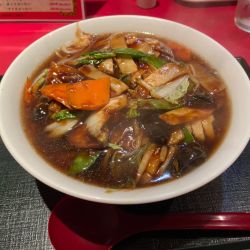 五目あんかけつゆそば(935円)