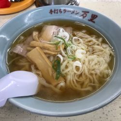 手打ちラーメン(640円)