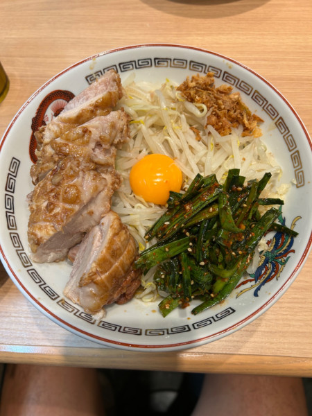 「ミニ豚　汁なし　辛ニラ」@豚山 環2下永谷店の写真