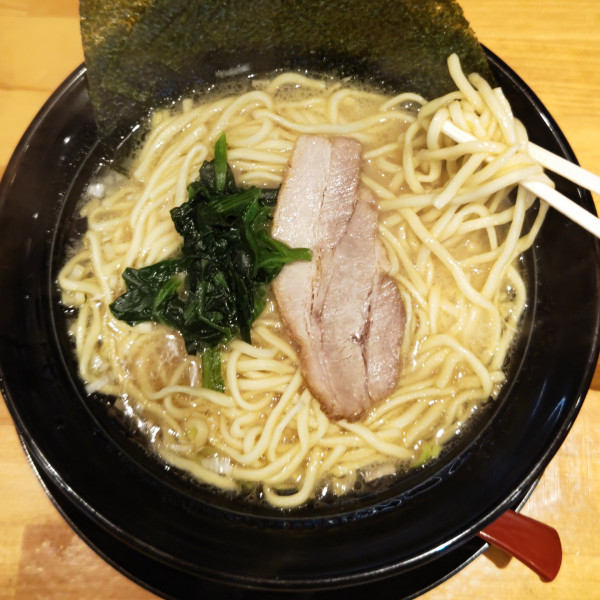 「醤油ラーメン(860円)」@横浜家系ラーメン 飛龍家の写真