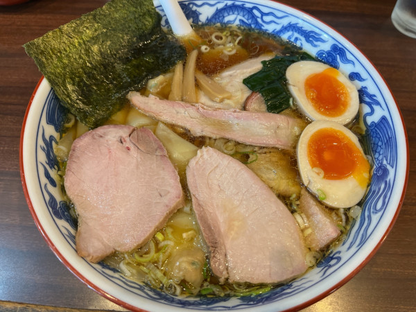 「焼豚ワンタン麺味玉入り」@白河手打中華 賀乃屋の写真