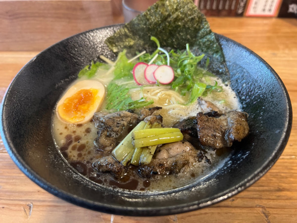 「特製炭焼鶏そば」@鶏そば炭や 新橋店の写真