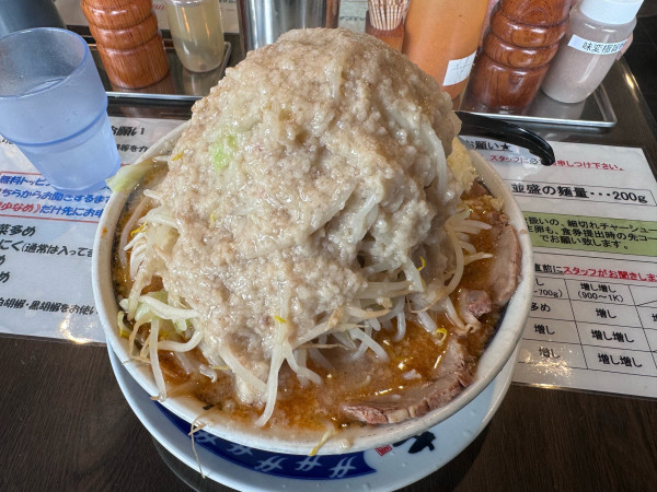 「赤ラーメン　野菜増し、脂増し増し」@らーめん大 平井店の写真