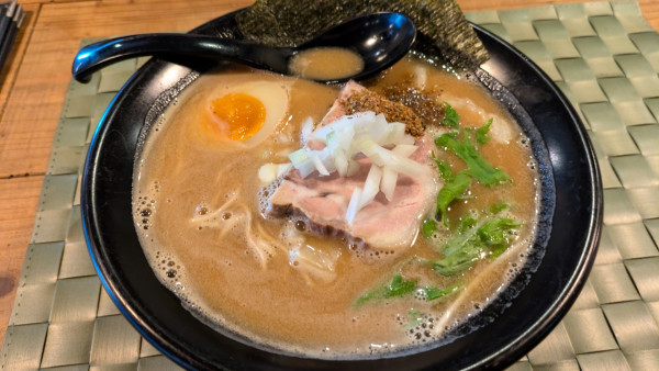 「濃厚煮干しそば」@煮干しラーメン 必の写真