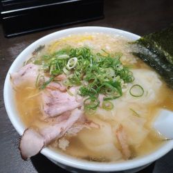 塩ワンタン麺